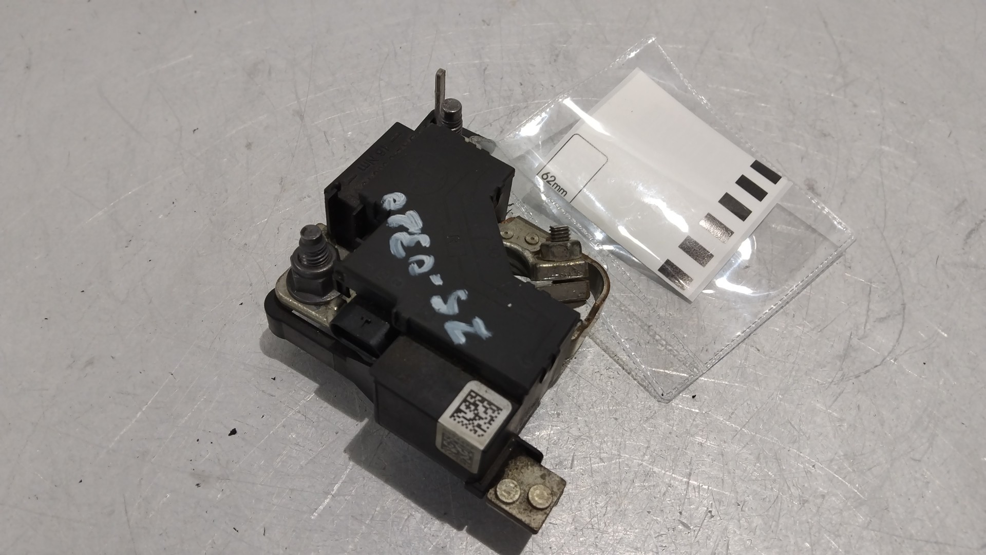 Borne négative de la batterie MERCEDES-BENZ B-CLASS (W246, W242) | 11 - 18