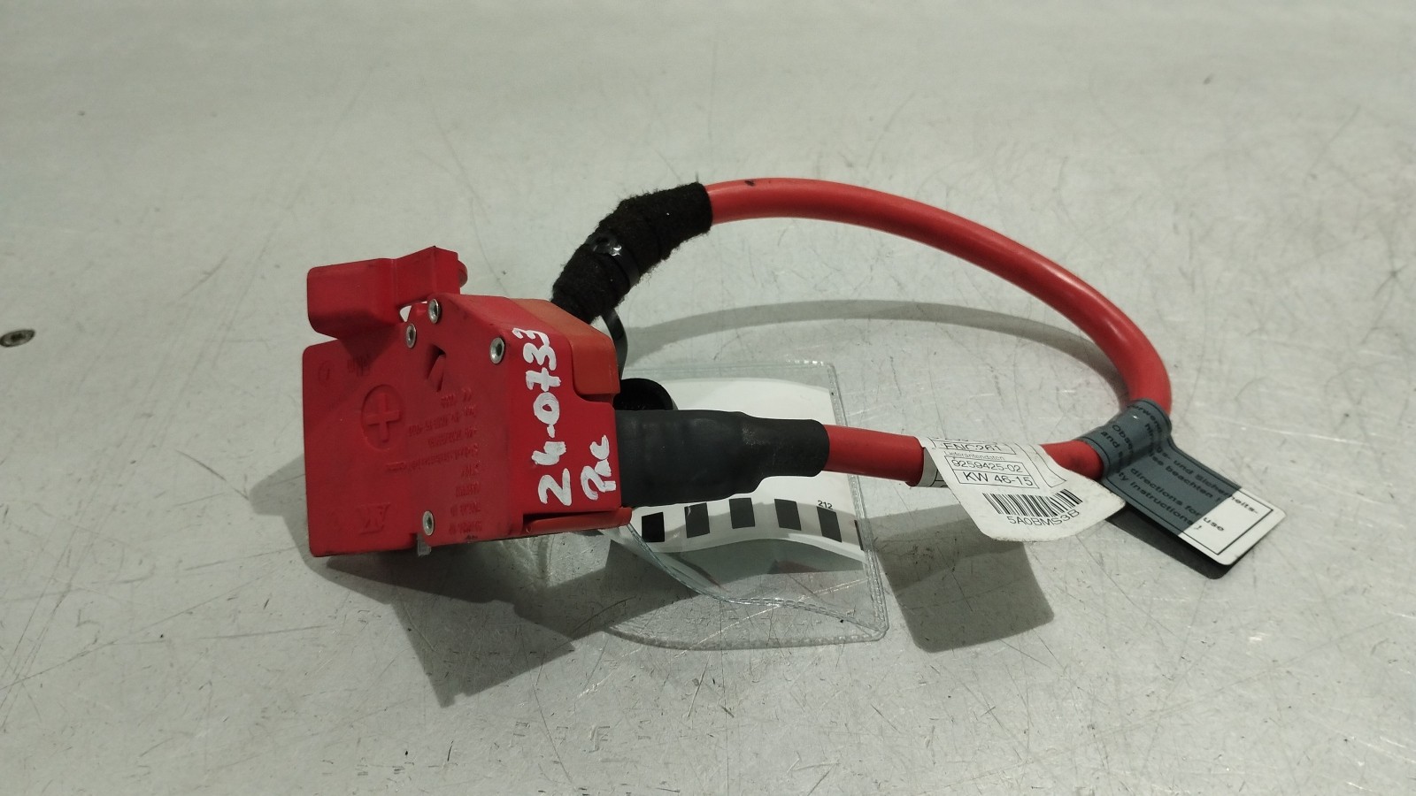 Positive battery terminal BMW 3 Touring (F31) | 12 - 19 Imagem-0