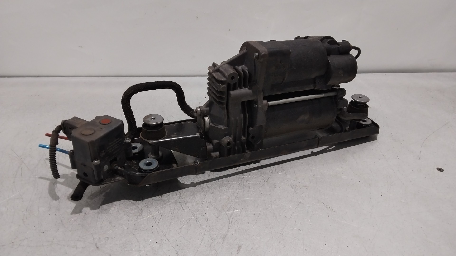 Suspension Compressor BMW 5 Touring (E61) | 04 - 10 Imagem-2