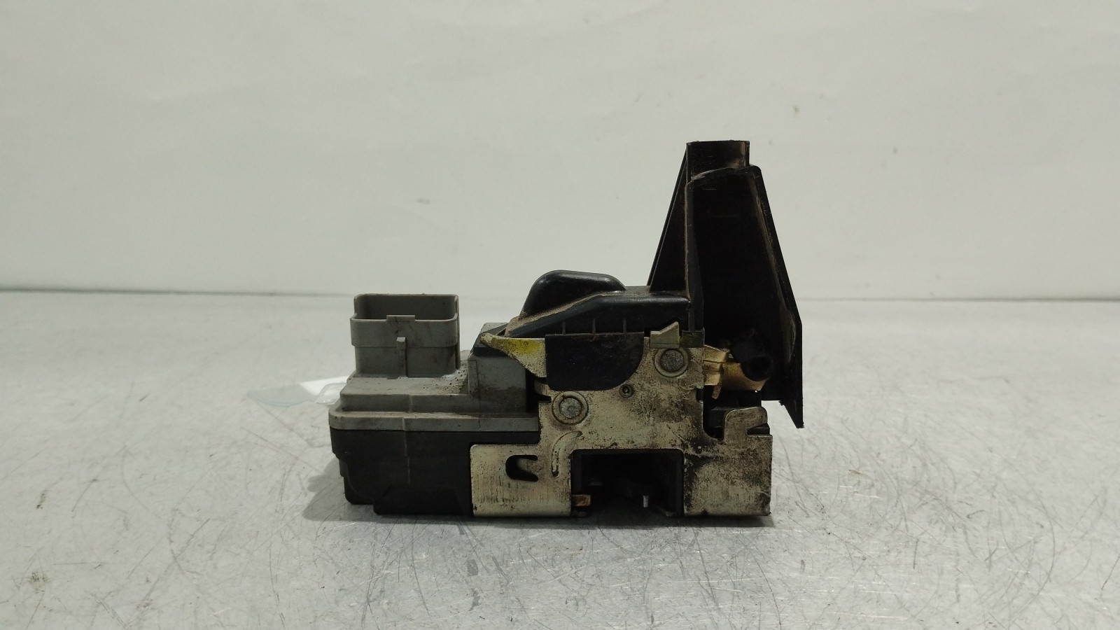 Front left lock PEUGEOT 307 SW (3H) | 02 - 09 Imagem-1