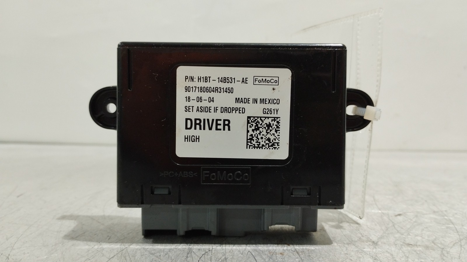 Module électrique de vitre avant gauche FORD FIESTA VII | 17 - 