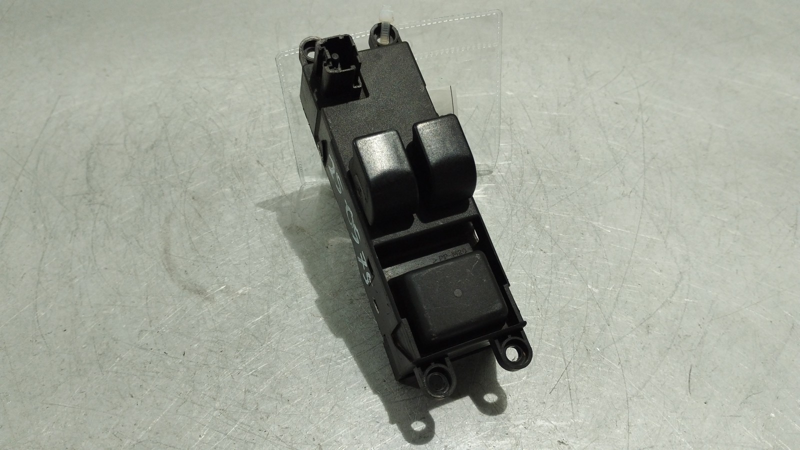 Interrupteur de vitre avant gauche NISSAN MICRA II (K11) | 92 - 07