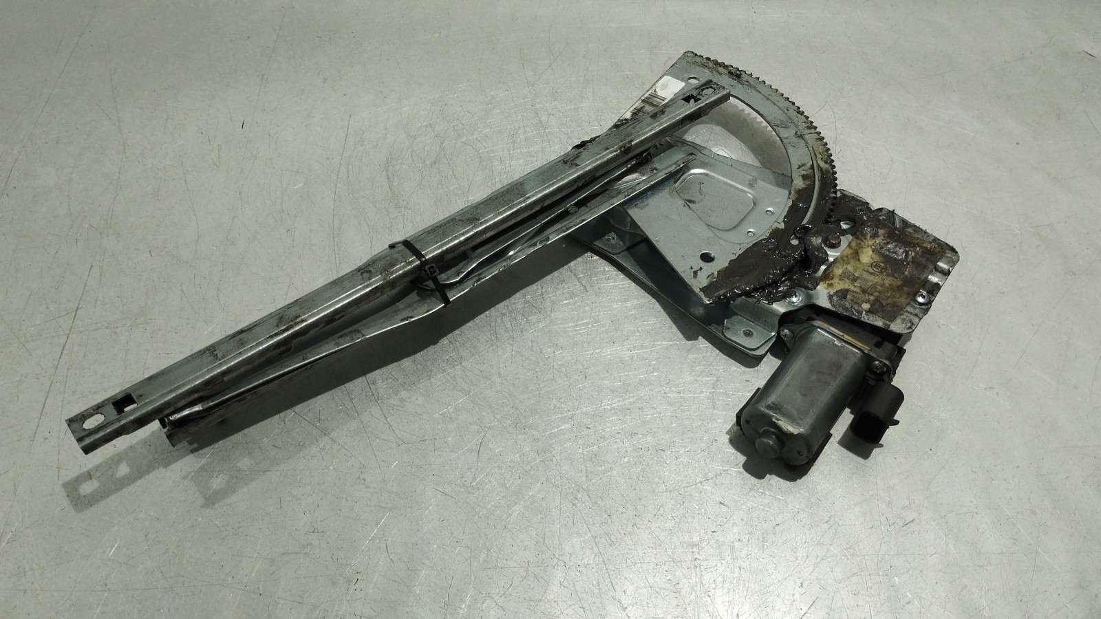 Lève-vitre avant gauche électrique NISSAN MICRA II (K11) | 92 - 07