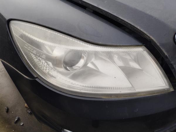 Right Headlight  SKODA OCTAVIA II Combi (1Z5) | 04 - 13 Imagem-0
