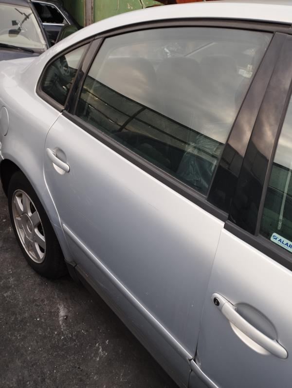 Porta Trás Dto VOLKSWAGEN PASSAT (3B2) | 96 - 01
