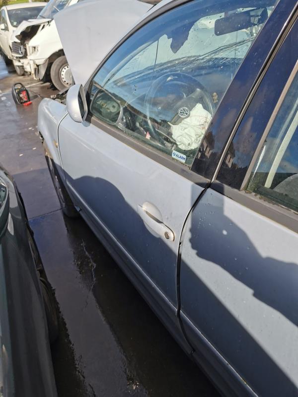Porta Frente Esq VOLKSWAGEN PASSAT (3B2) | 96 - 01