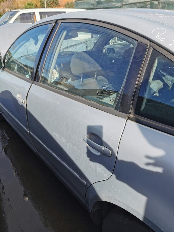 Porta Trás Esq VOLKSWAGEN PASSAT (3B2) | 96 - 01