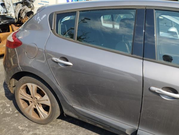 Puerta trasera Dcho RENAULT MEGANE III Hatchback (BZ0/1_) | 08 - 