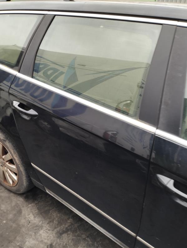 Porta Trás Dto VOLKSWAGEN PASSAT Variant (3C5) | 05 - 11