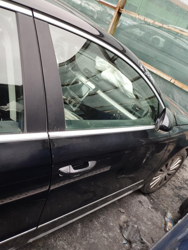 Porta Frente Dto VOLKSWAGEN PASSAT (3C2) | 05 - 10