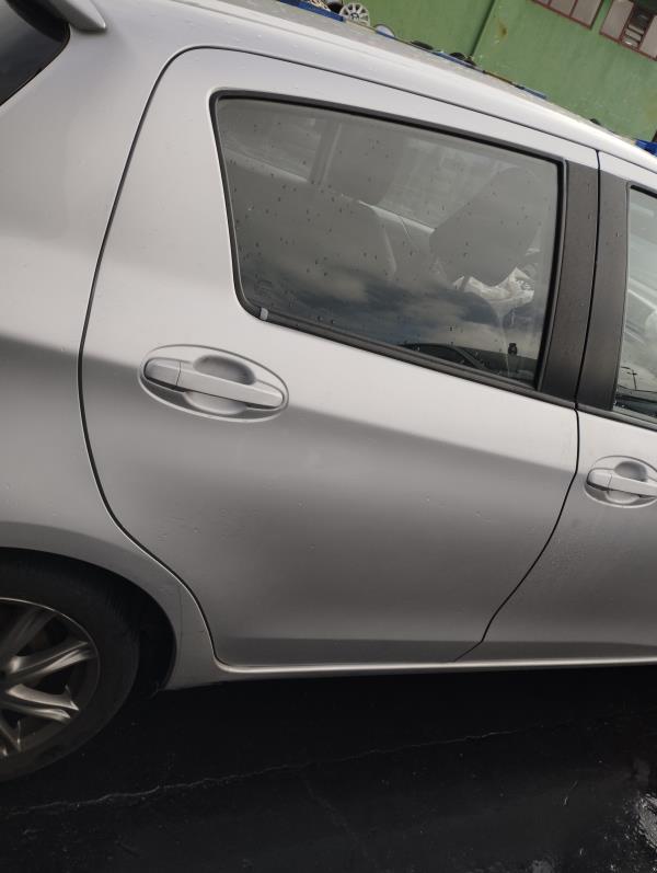 Porte arrière droite TOYOTA YARIS (_P13_) | 10 - 