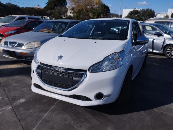 PEUGEOT 208 I 
