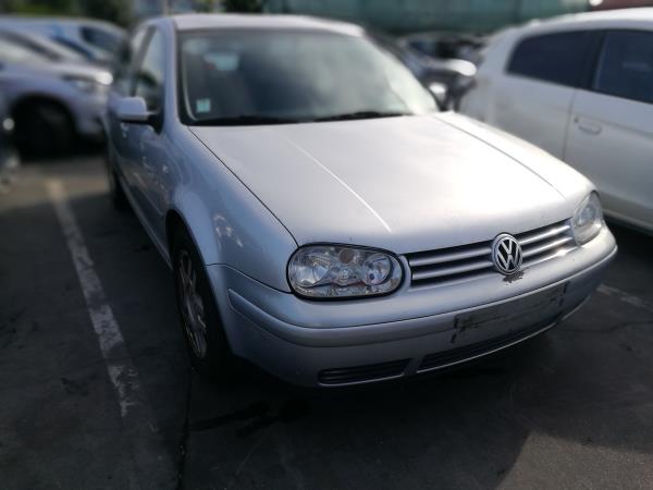 VOLKSWAGEN GOLF IV 