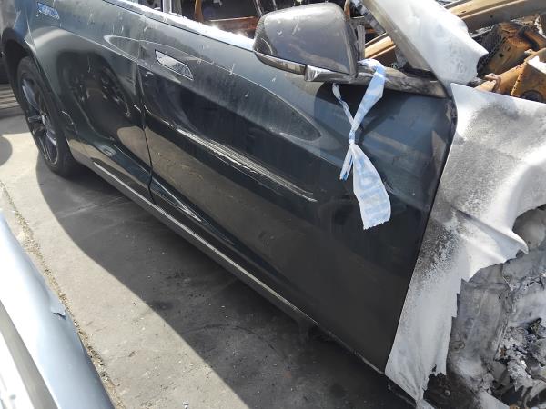 Right front door TESLA MODEL S (5YJS) | 12 - 
