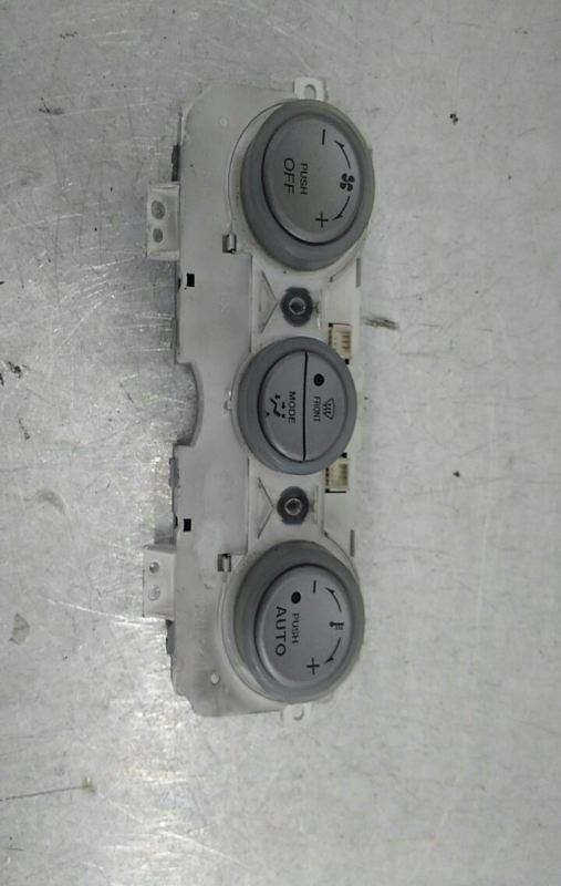 Commande Chauffage MAZDA 6 três volumes (GG) | 02 - 08