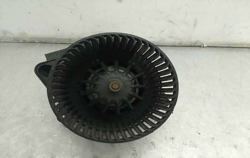 Heater blower motor PEUGEOT 406 (8B) | 95 - 05