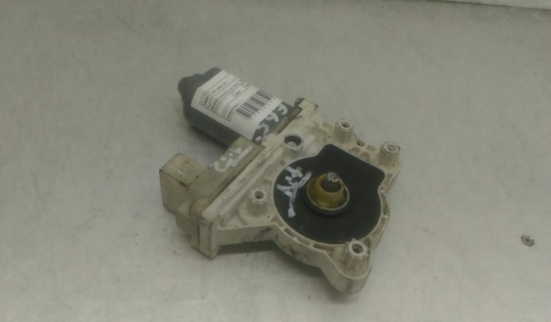 Moteur électrique de vitre arrière droite BMW 7 (E65, E66, E67) | 01 - 09