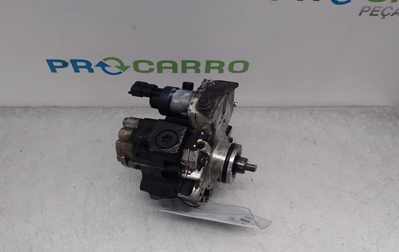 Injection pump / Common-Rail TOYOTA COROLLA três volumes (_E12_) | 00 - 08
