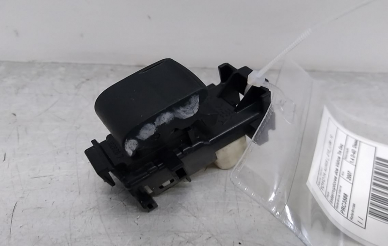 Interruptores dos Vidros Trs Esq (20318254).