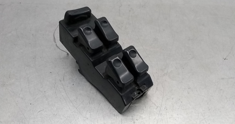 Interrupteur de vitre avant gauche MAZDA DEMIO (DW) | 96 - 03