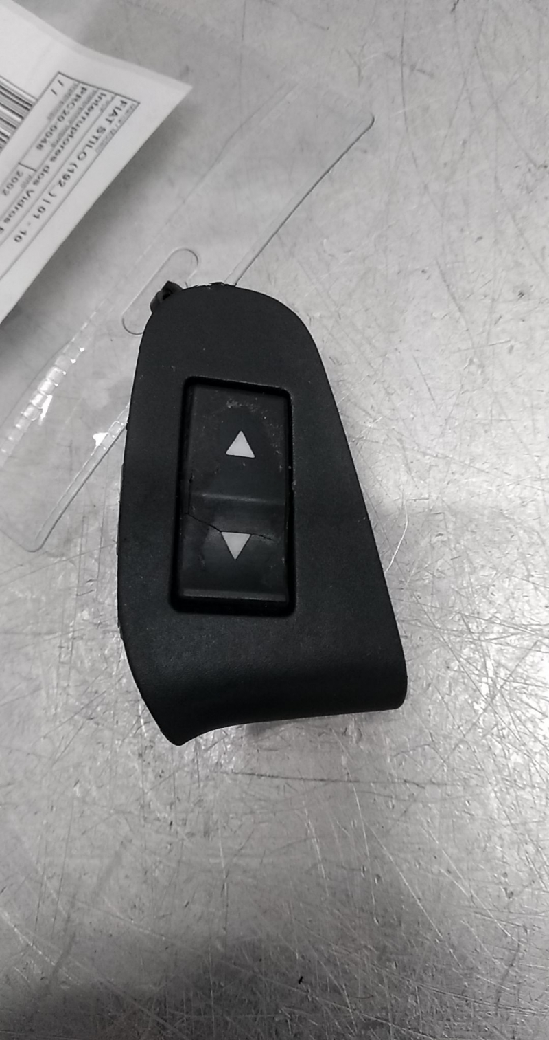 Mando elevalunas delantero derecho FIAT STILO (192_) | 01 - 10 Imagem-0