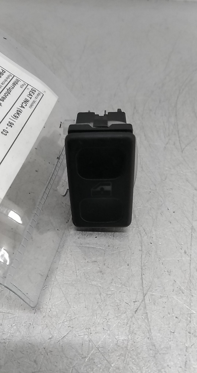 Interruptores dos Vidros Frt Esq (20351897).