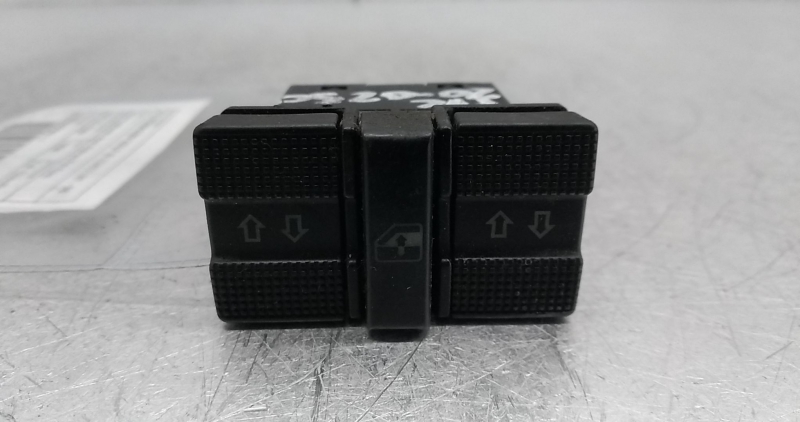 Interruptores dos Vidros Frt Esq VOLKSWAGEN GOLF III (1H1) | 91 - 98