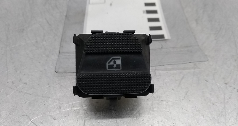 Interruptores dos Vidros Trs Drt VOLKSWAGEN GOLF III (1H1) | 91 - 98