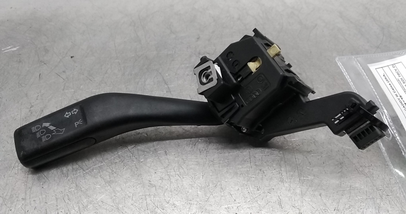 Manete dos Piscas VOLKSWAGEN CADDY III Caixa (2KA, 2KH, 2CA, 2CH) | 04 - 15