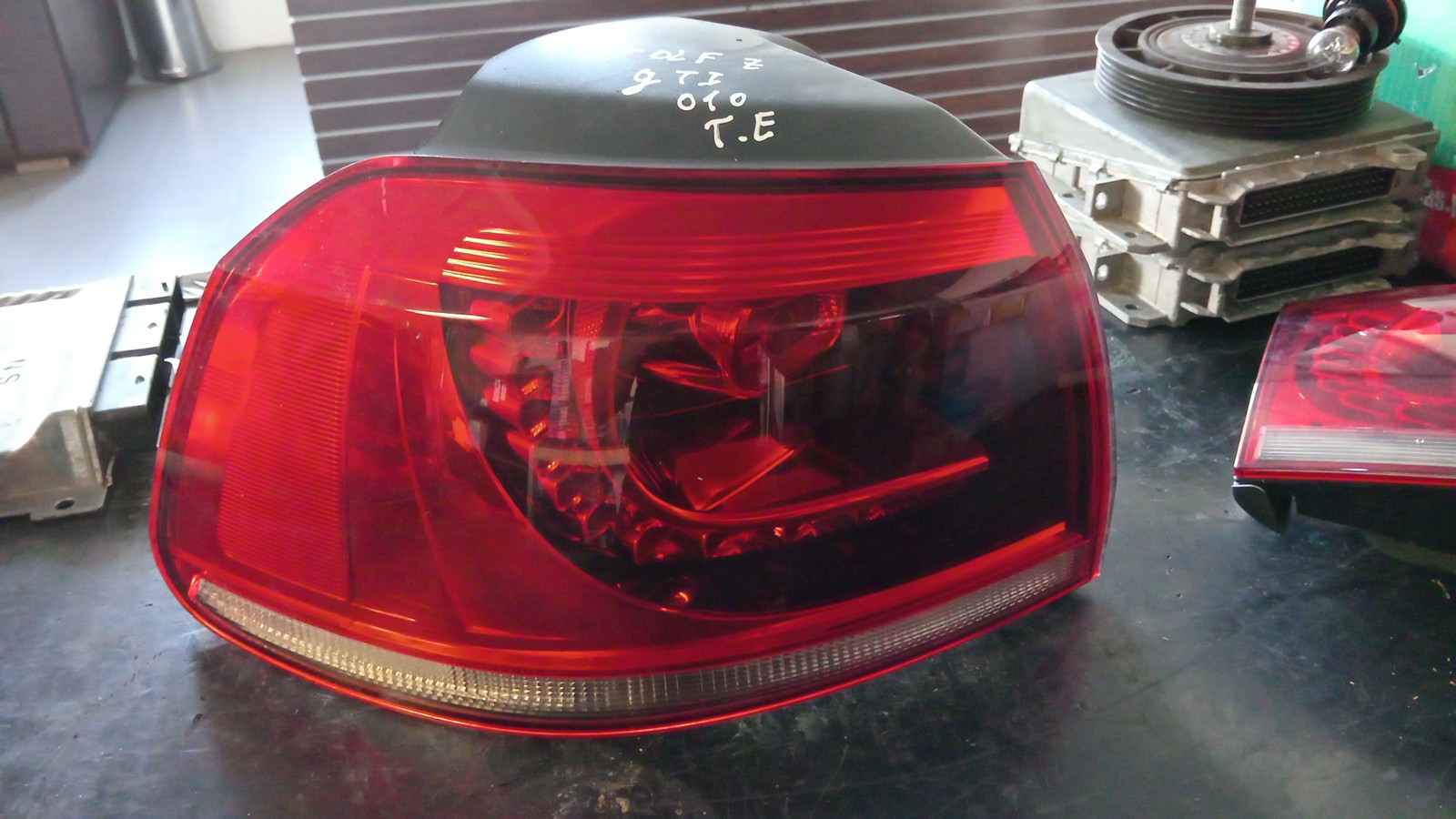 Farolim Stop Esq VOLKSWAGEN - ID S_114724