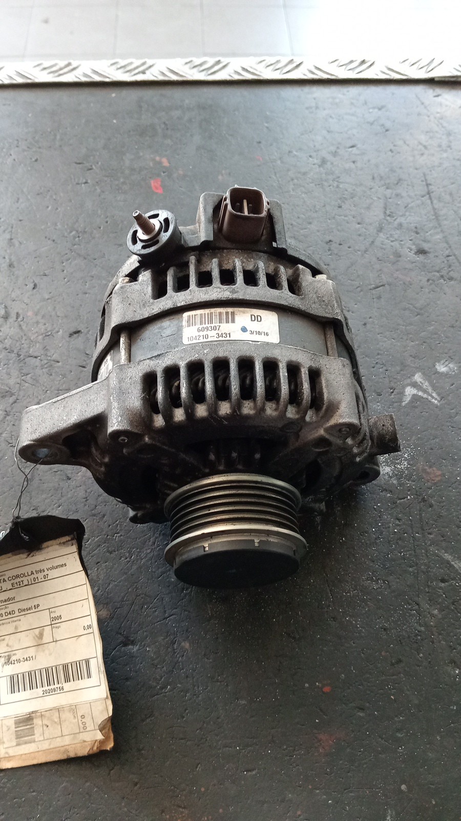 Alternador TOYOTA COROLLA três volumes (_E12_) | 00 - 08 Imagem-3