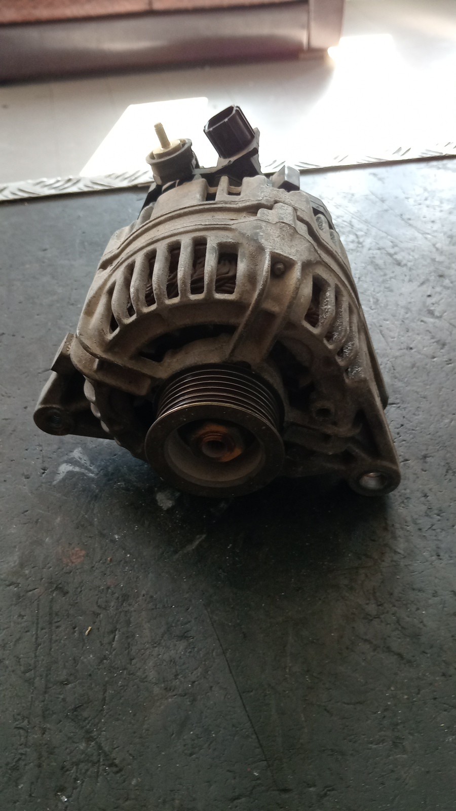 Alternador TOYOTA COROLLA (_E12_) | 01 - 07 Imagem-1