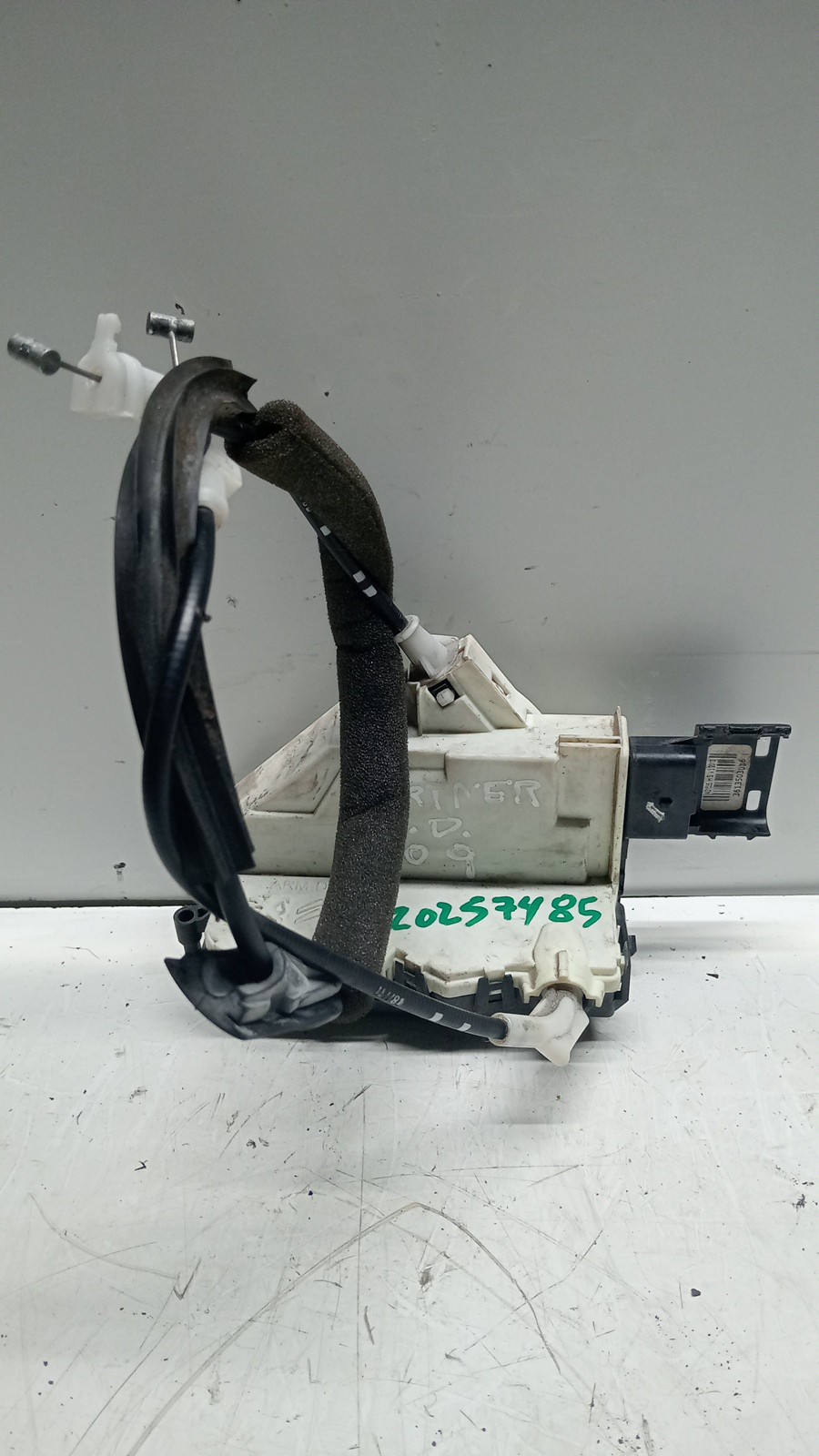 Fecho da Porta Frente Dto PEUGEOT - ID S_117484