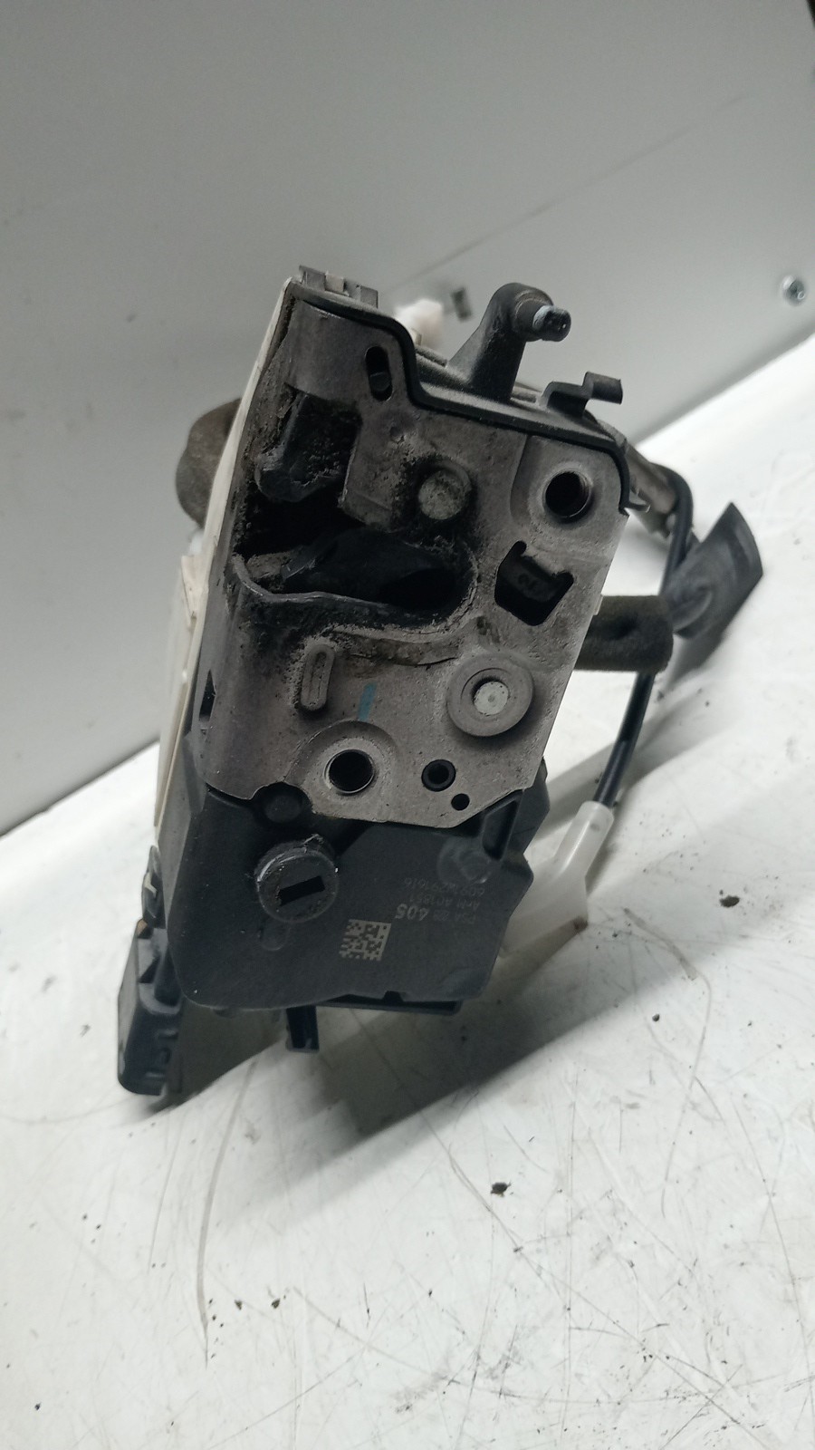 Fecho da Porta Frente Dto PEUGEOT PARTNER Caixa | 08 -  Imagem-1