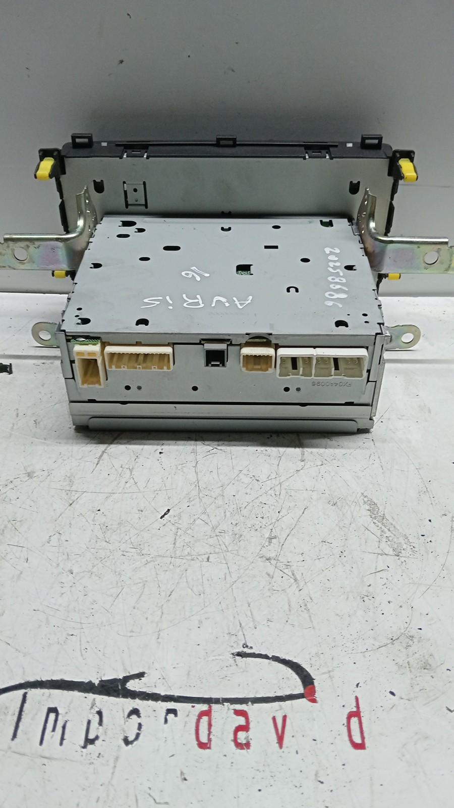 Radio TOYOTA AURIS Combi (_E18_) | 13 - 18 Imagem-1