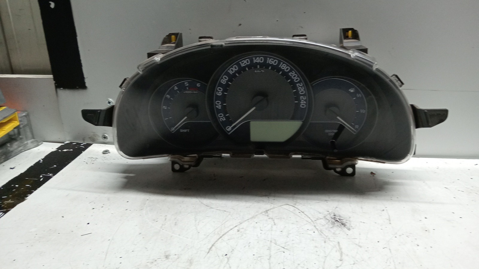 Quadrante TOYOTA AURIS Combi (_E18_) | 13 - 18 Imagem-1