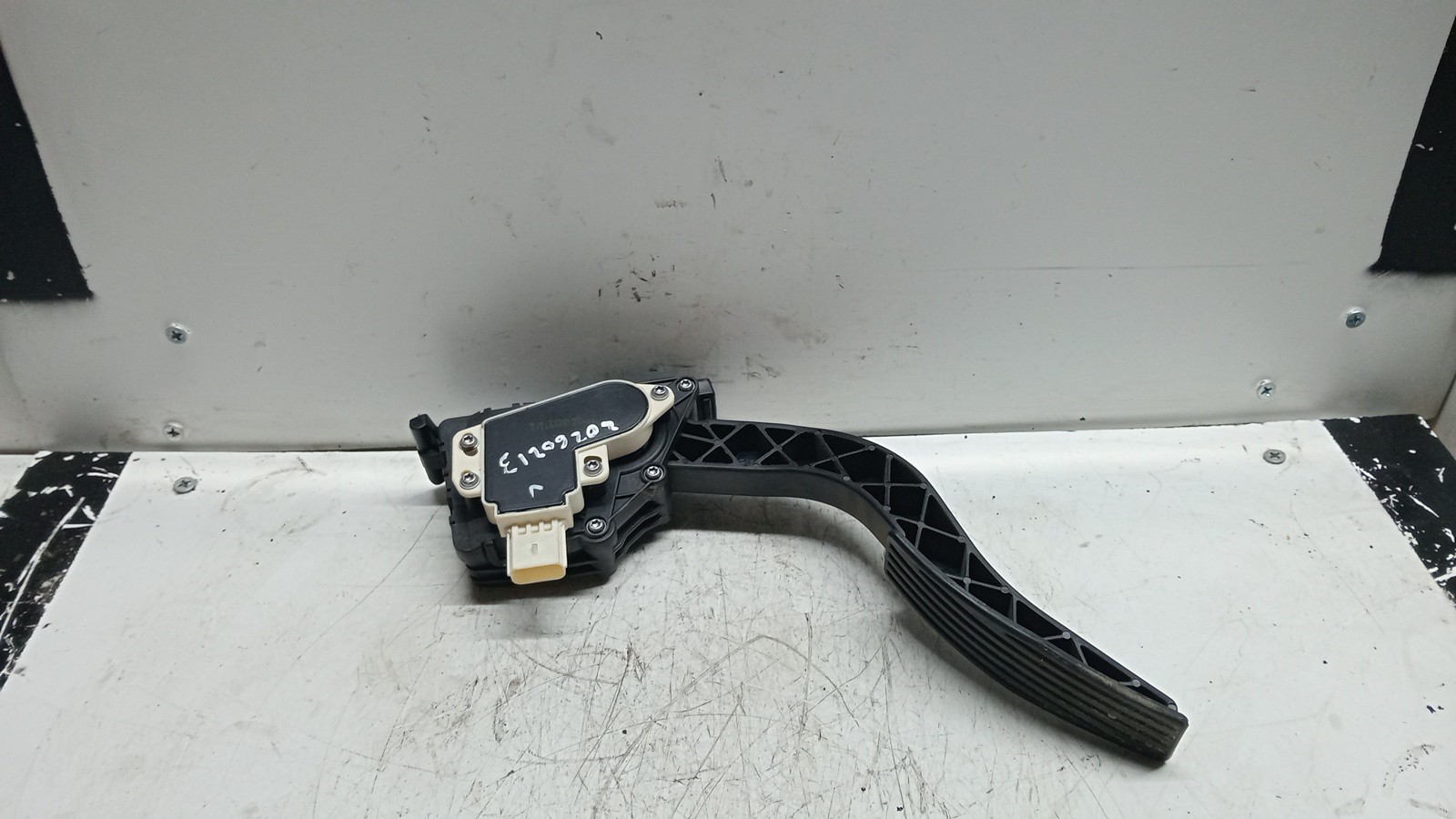 Pedal Electrico CHEVROLET AVEO Hatchback (T300) | 11 -  Imagem-1