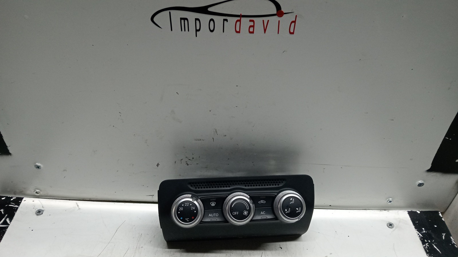 Comando de Chaufagem AUDI A1 (8X1, 8XK) | 10 - 18 Imagem-1