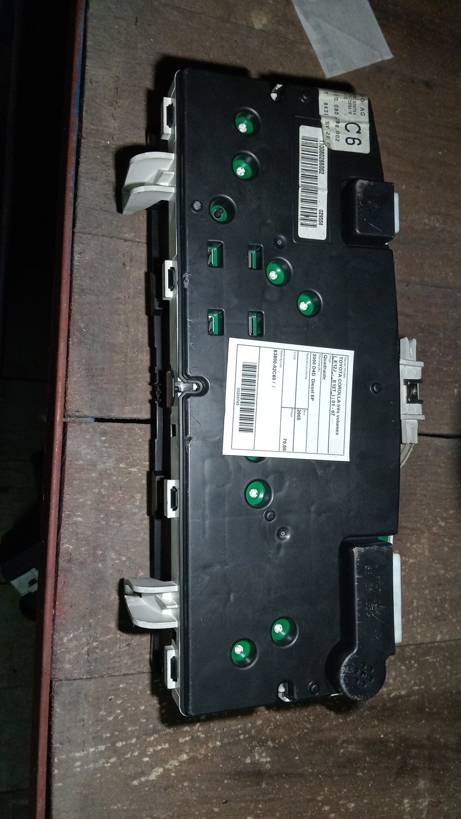 Quadrante TOYOTA COROLLA três volumes (_E12_) | 00 - 08 Imagem-1