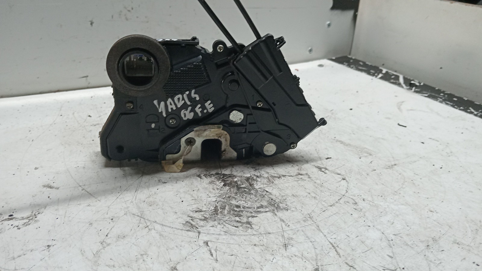 Fecho da Porta Frente Esq TOYOTA - ID S_120481