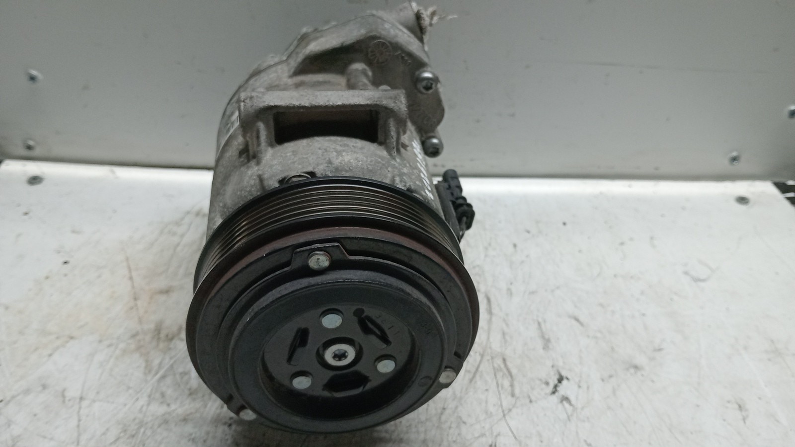 Compressor do Ar condicionado CHEVROLET CRUZE Station Wagon (J308) | 12 -  Imagem-1