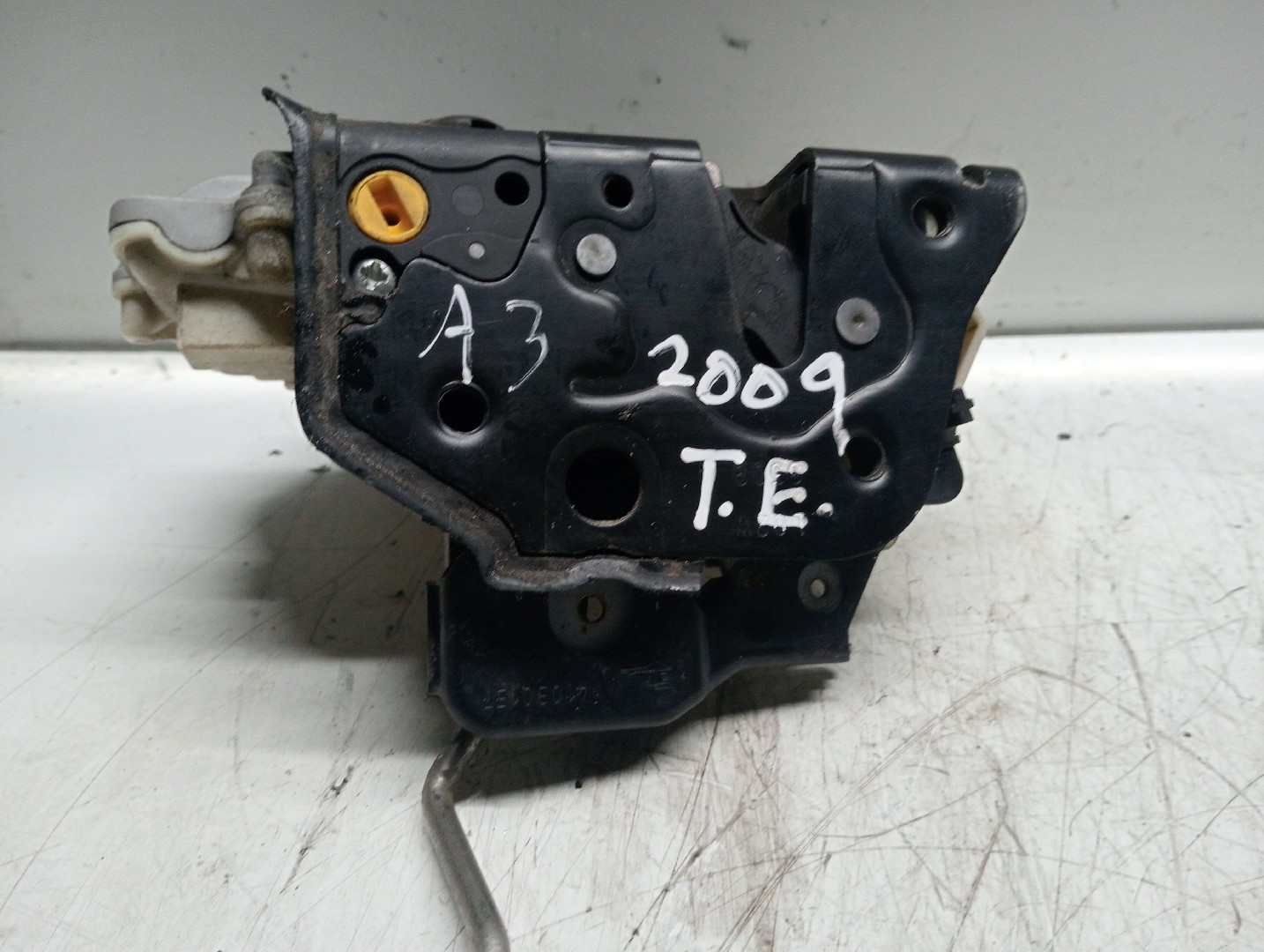 Fecho da Porta Trás Esq AUDI A3 (8P1) | 03 - 13 Imagem-1