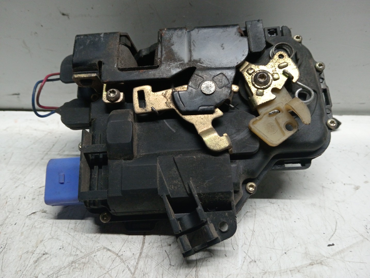 Fecho da Porta Frente Esq VOLKSWAGEN LUPO (6X1, 6E1) | 98 - 05 Imagem-1