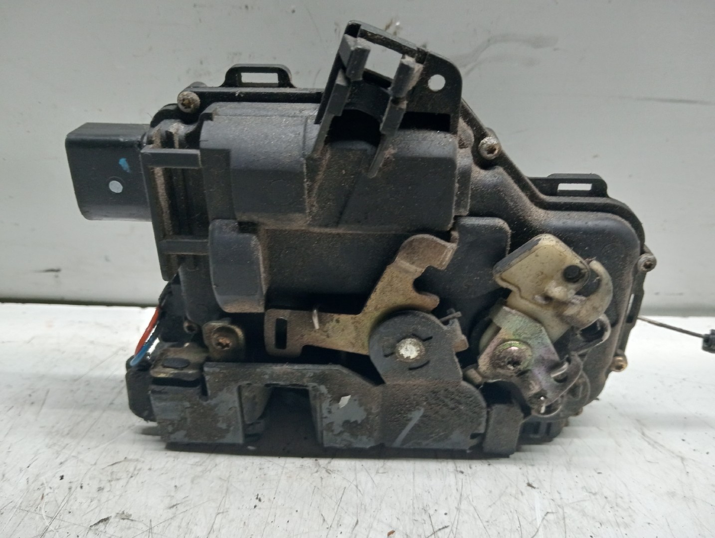 Fecho da Porta Frente Dto VOLKSWAGEN LUPO (6X1, 6E1) | 98 - 05 Imagem-1