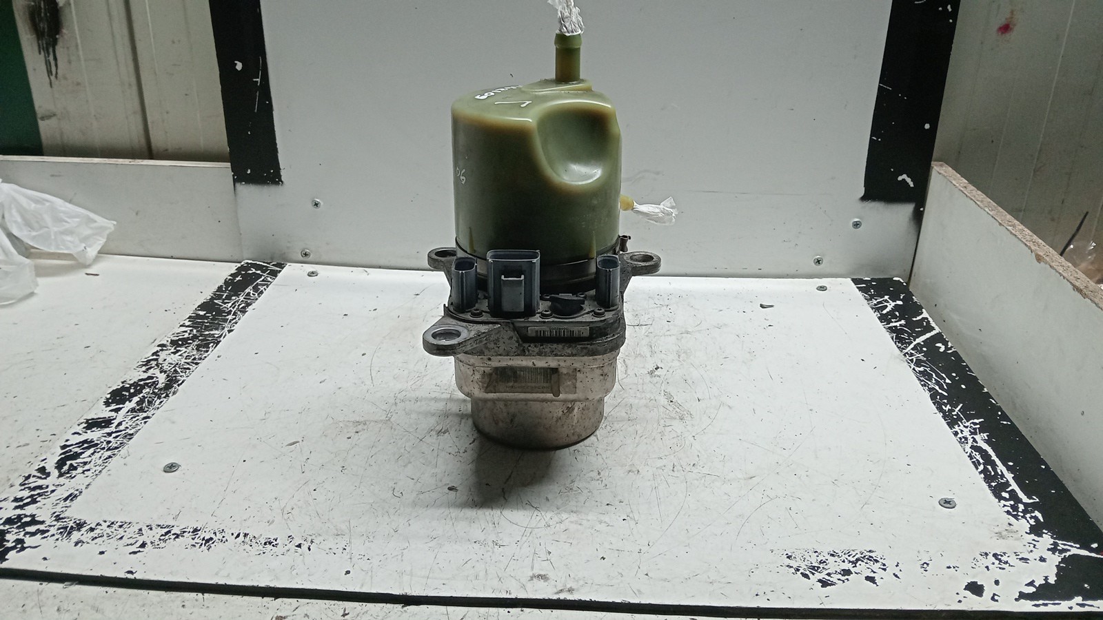 Bomba Direcção Assistida FORD FOCUS III | 10 -  Imagem-1