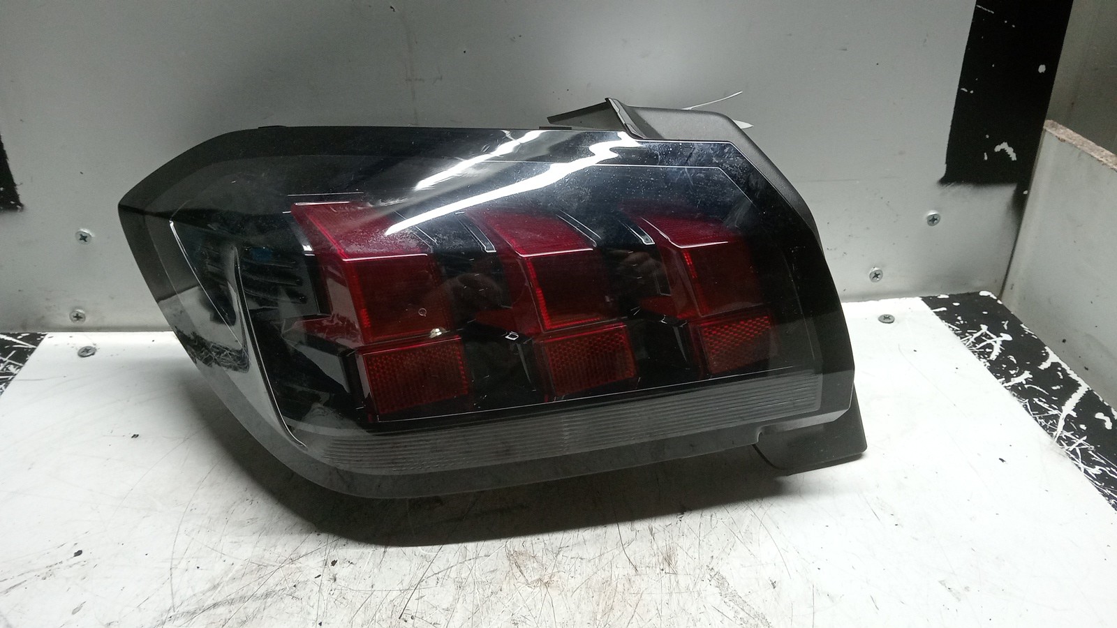 Farolim Stop Esq PEUGEOT 208 II (UB_, UP_, UW_, UJ_) | 19 -  Imagem-1