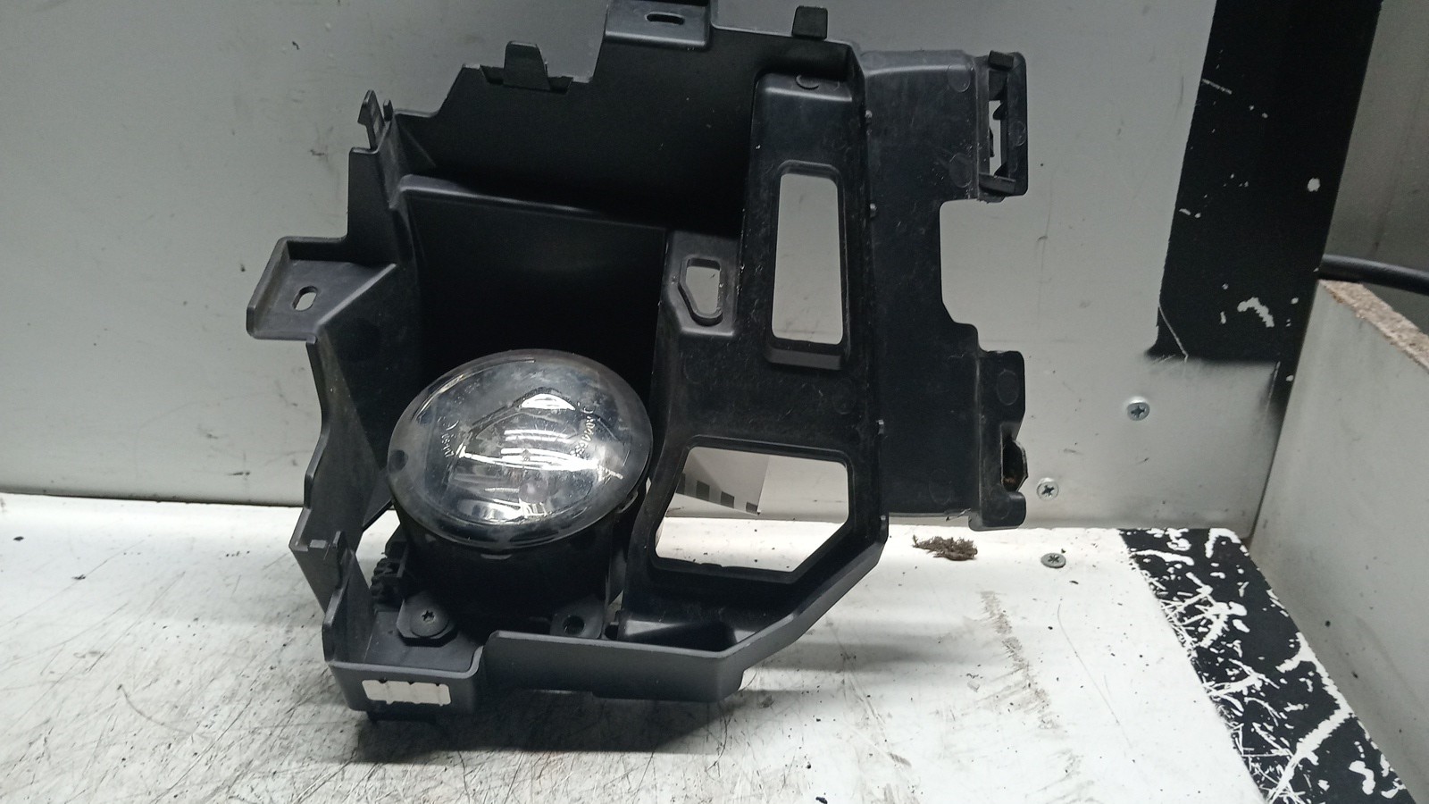 Farol de Nevoeiro Esq PEUGEOT PARTNER Caixa (K9) | 18 -  Imagem-1