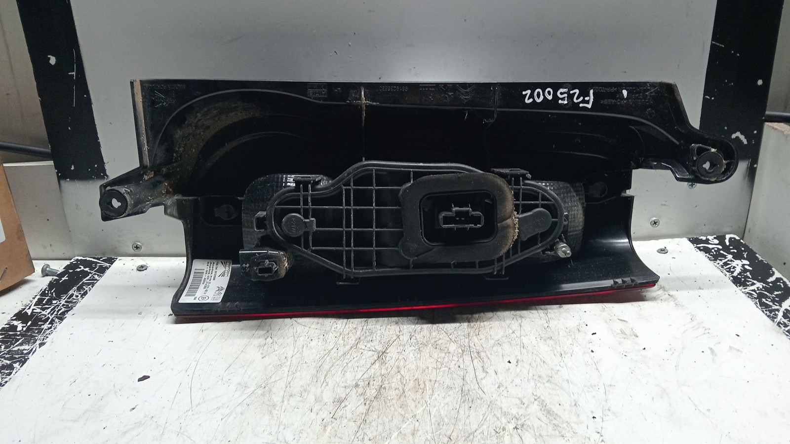 Farolim Stop Esq PEUGEOT PARTNER Caixa (K9) | 18 -  Imagem-1