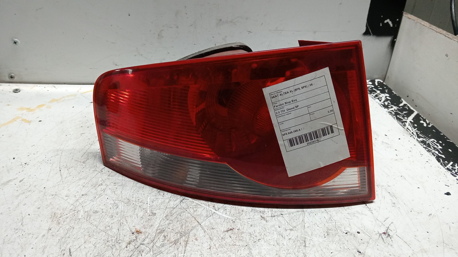 Farolim Stop Esq SEAT - ID S_85378