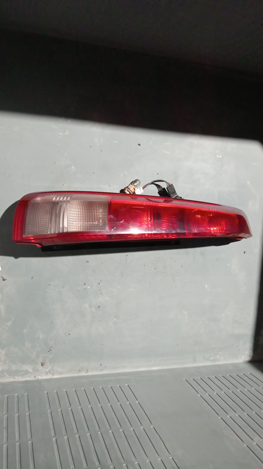 Farolim Stop Esq NISSAN - ID S_126838